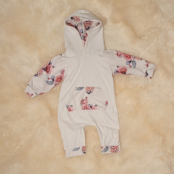Baby Hooded Romper - Picture 1 of 4